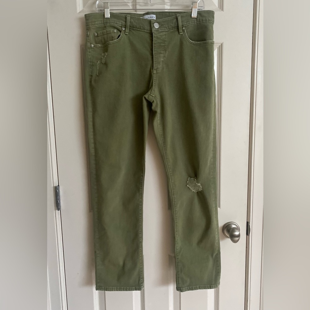 LOFT boyfriend style jeans in green. Size-8